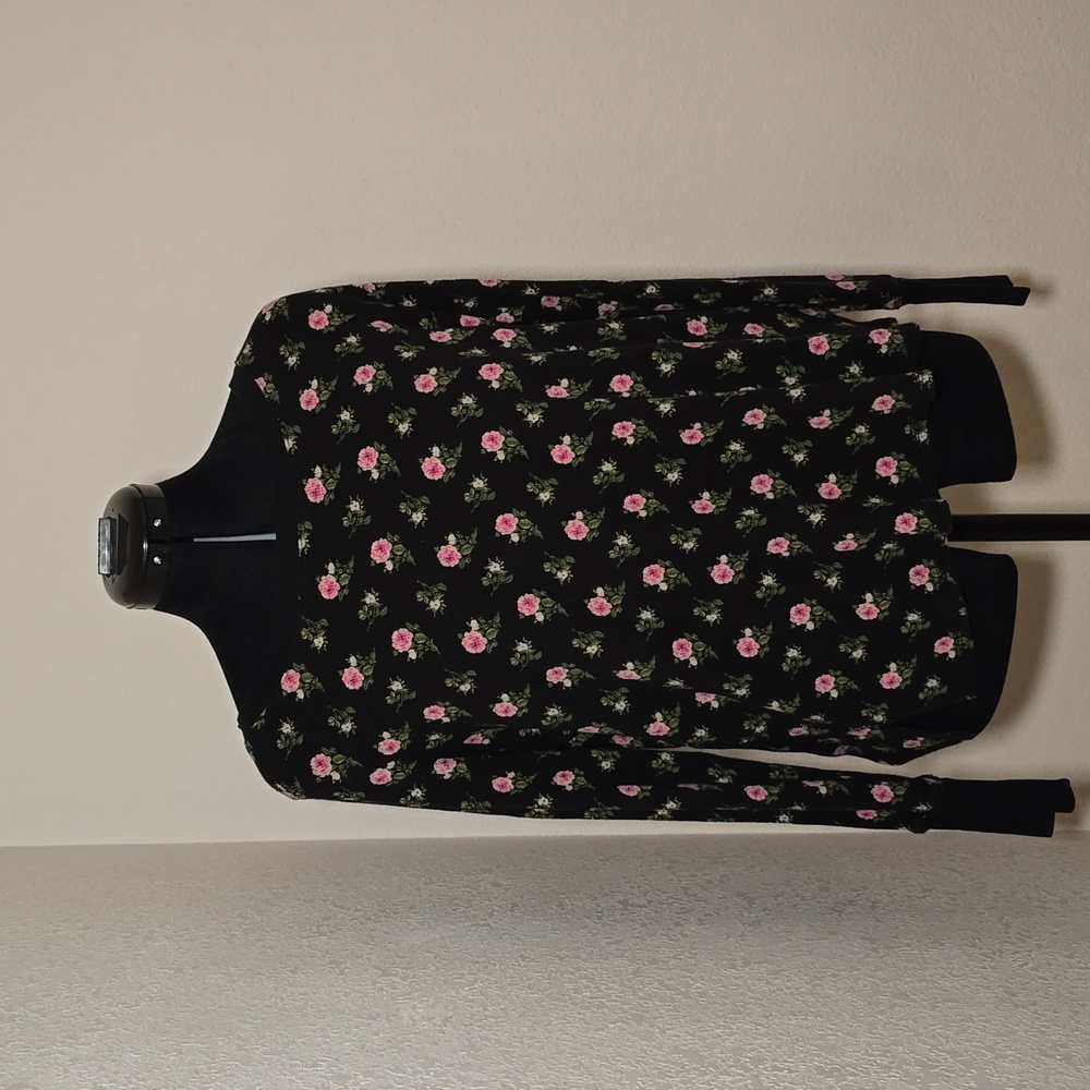M Victoria’s Secret Black Floral Long Sleeve Shirt